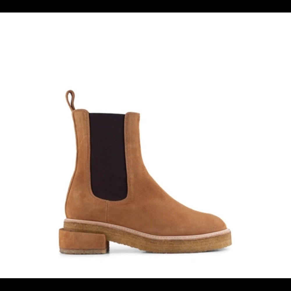 New In Box FRAME Le Canon Chelsea Boot in Chamois size 38.5 EU (8US)
